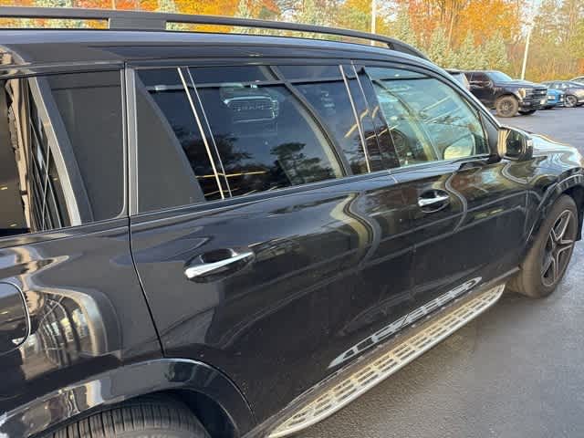 2025 Mercedes Benz GLS 450 4MATIC photo 3