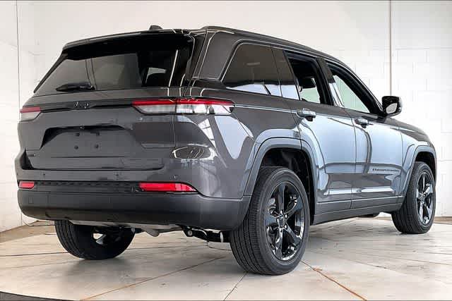 Thumbnail: 2023 Jeep Grand Cherokee - 23