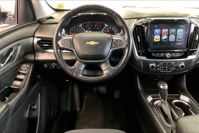 Thumbnail: 2018 Chevrolet Traverse - 16