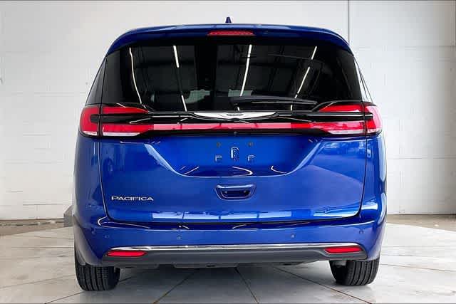 Thumbnail: 2021 Chrysler Pacifica - 6