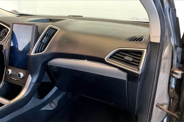 Thumbnail: 2021 Ford Edge - 25
