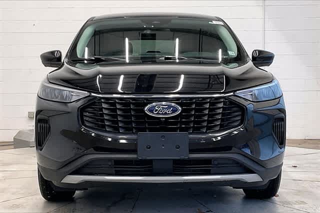 Thumbnail: 2023 Ford Escape - 7