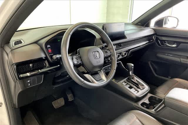 2023 Honda CR-V Hybrid Sport Touring photo 2