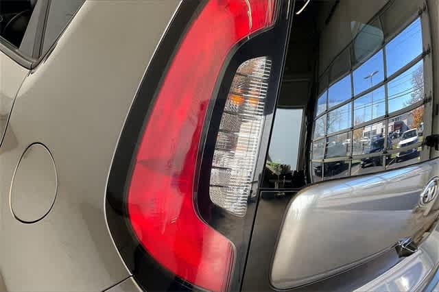 Thumbnail: 2017 Kia Soul - 32