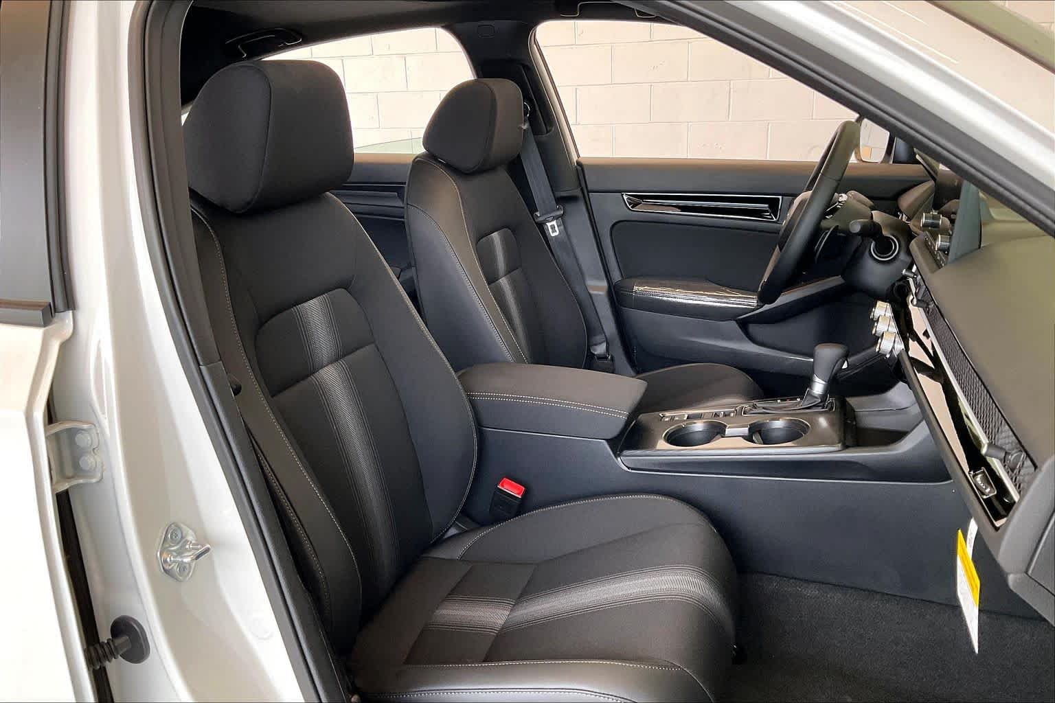 2026 Honda Civic Hatchback Sport - Photo 14