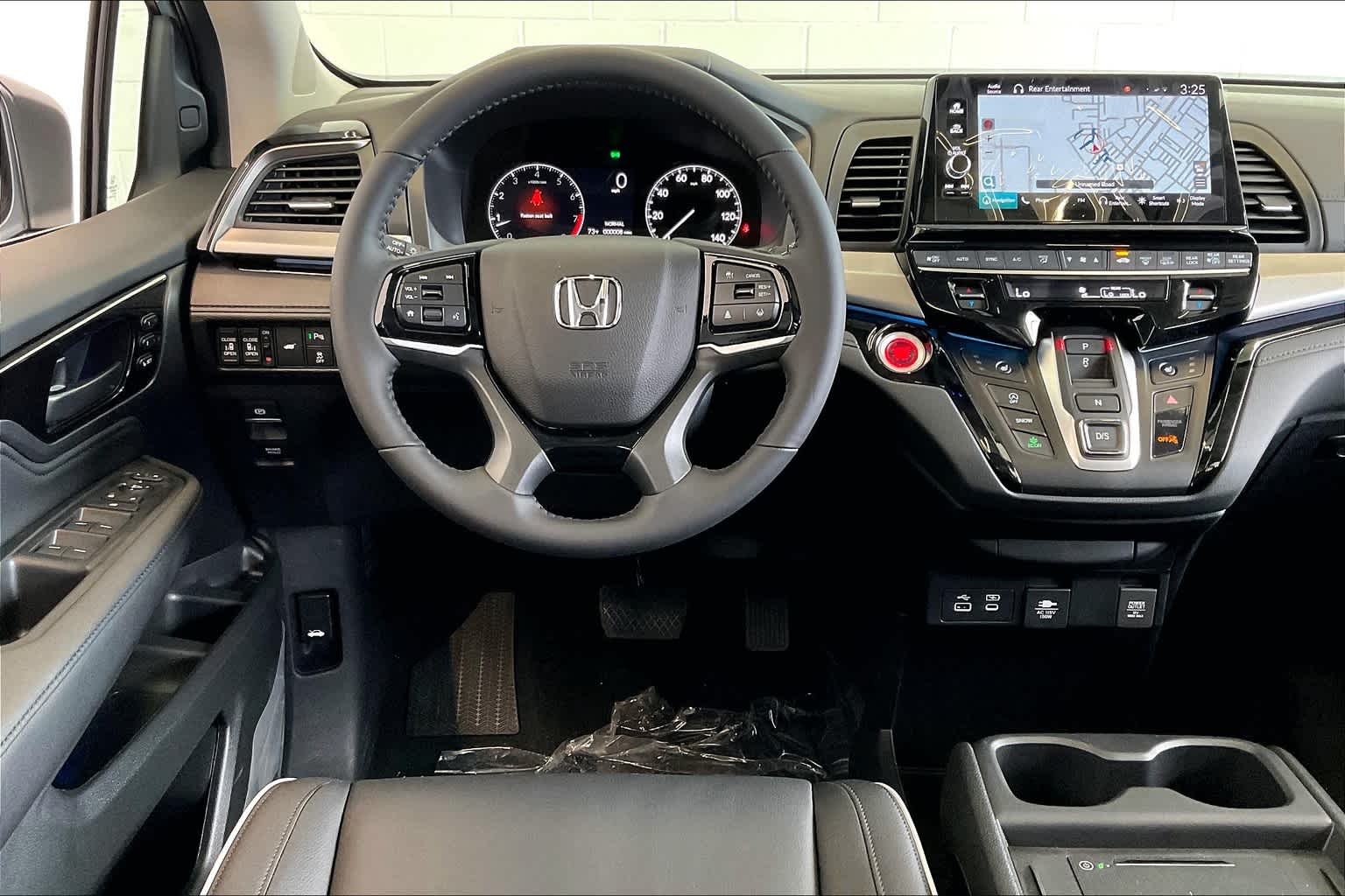 2025 Honda Odyssey Touring 15