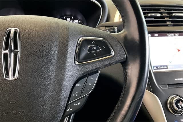 Thumbnail: 2017 Lincoln MKC - 28