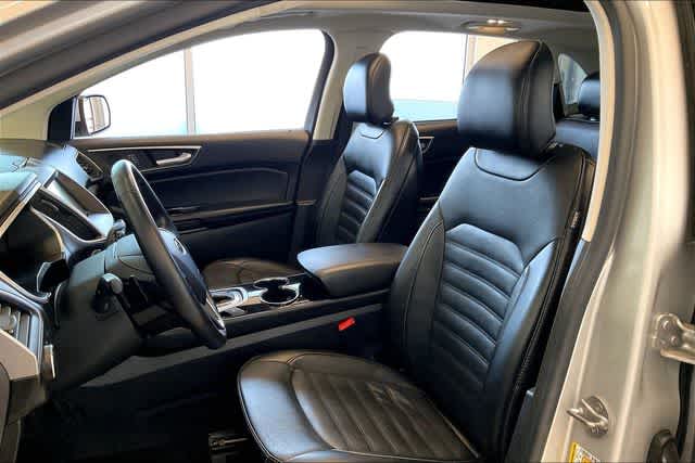 Thumbnail: 2016 Ford Edge - 12