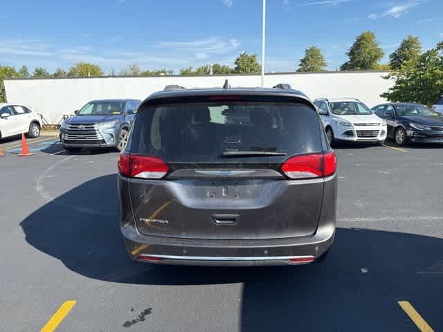 Thumbnail: 2018 Chrysler Pacifica - 6