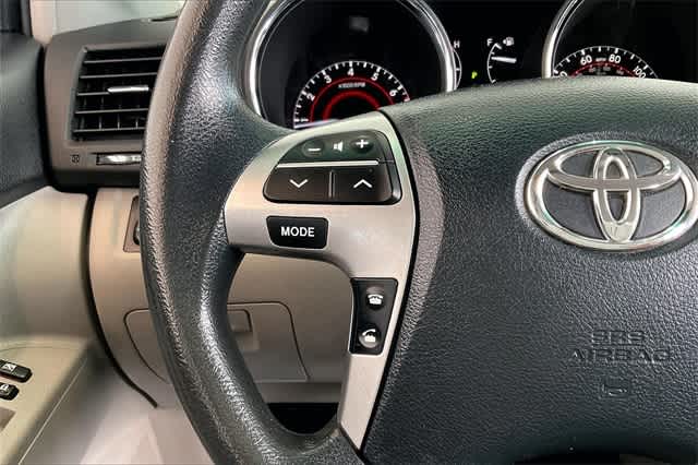 Thumbnail: 2012 Toyota Highlander - 27