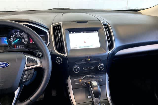 Thumbnail: 2016 Ford Edge - 17