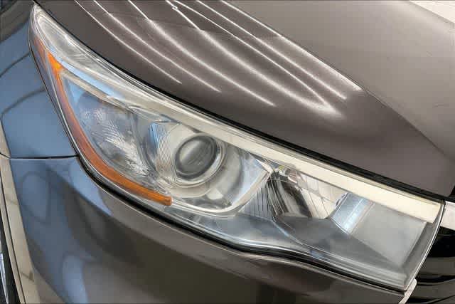 Thumbnail: 2015 Toyota Highlander - 32