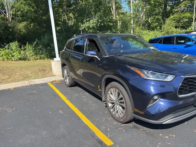 Thumbnail: 2020 Toyota Highlander - 4