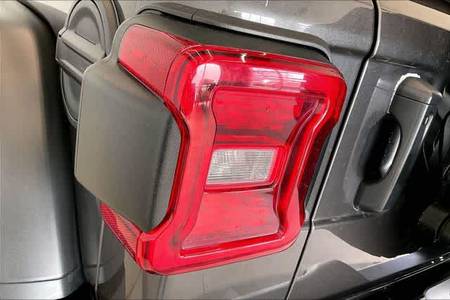 Thumbnail: 2022 Jeep Wrangler - 33