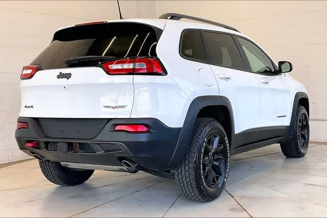 Thumbnail: 2016 Jeep Cherokee - 24