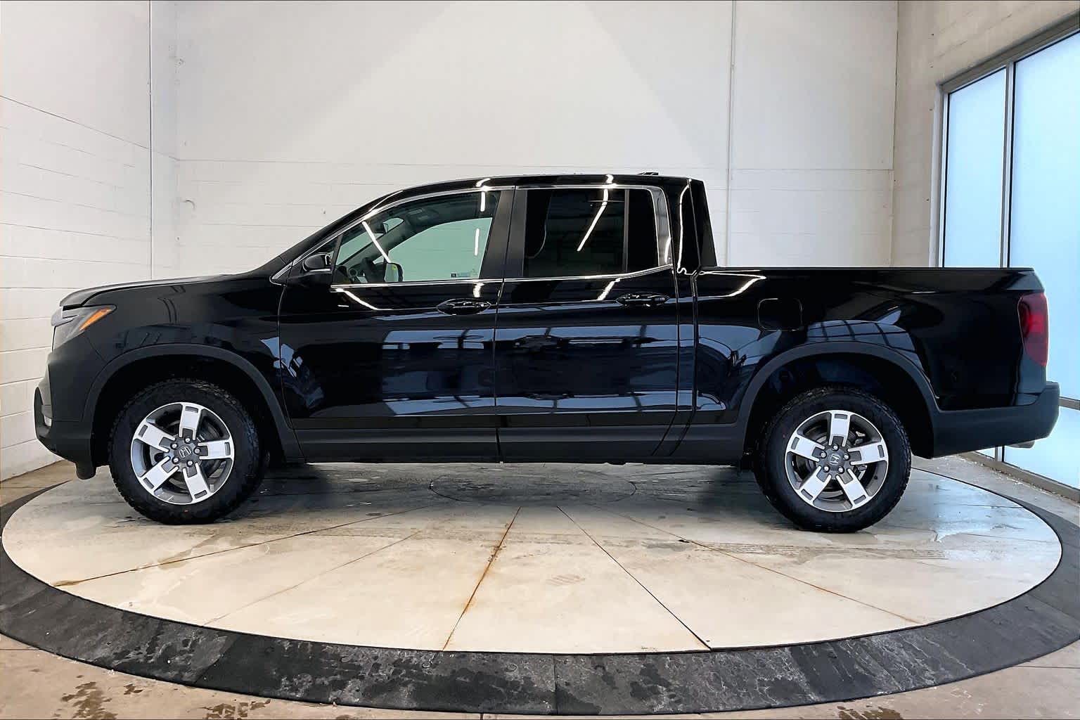 Thumbnail: 2026 Honda Ridgeline - 3