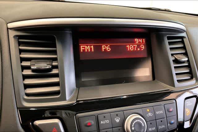 Thumbnail: 2015 Nissan Pathfinder - 29