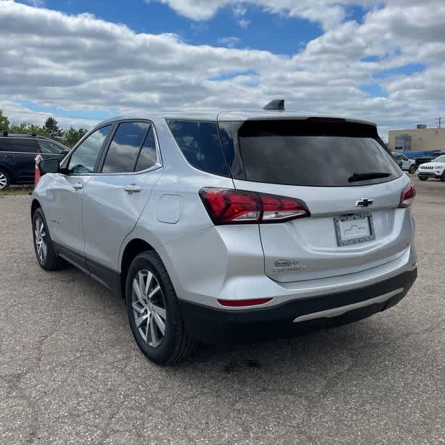 Thumbnail: 2022 Chevrolet Equinox - 3
