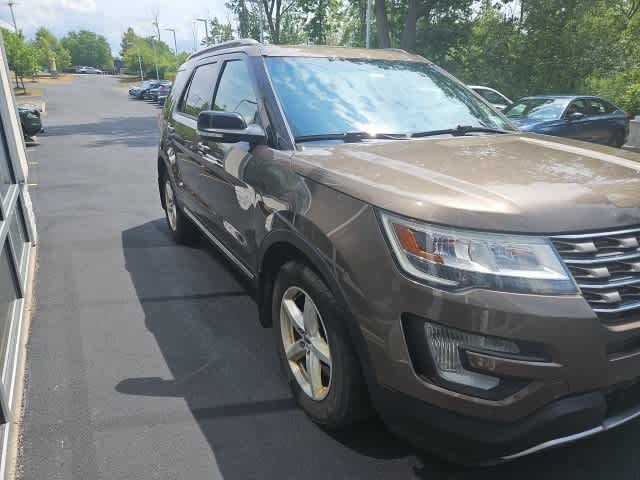 Thumbnail: 2016 Ford Explorer - 8