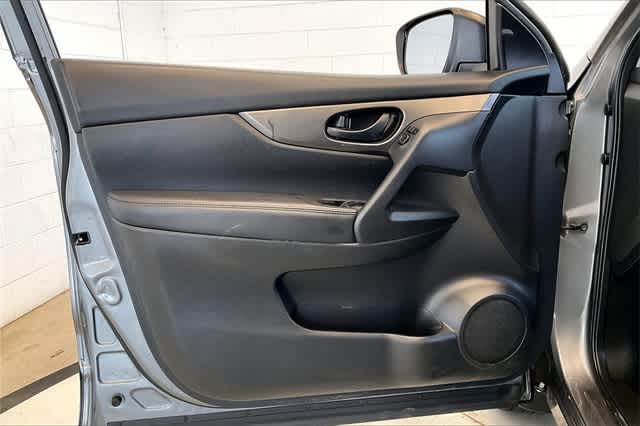 Thumbnail: 2019 Nissan Rogue Sport - 30