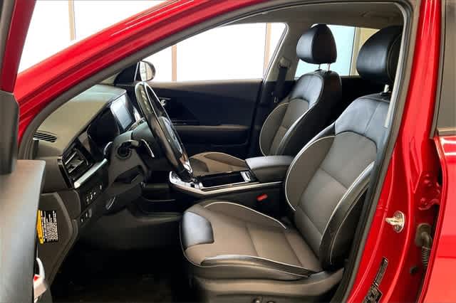 Thumbnail: 2020 Kia Niro - 12