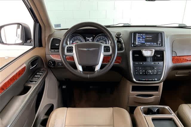 2015 Chrysler Town & Country Touring 15