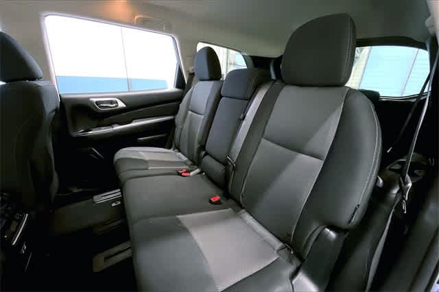 Thumbnail: 2020 Nissan Pathfinder - 13