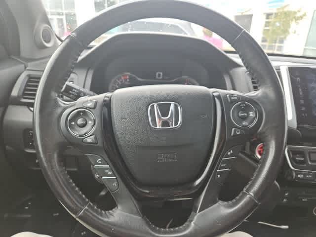 Thumbnail: 2017 Honda Pilot - 14