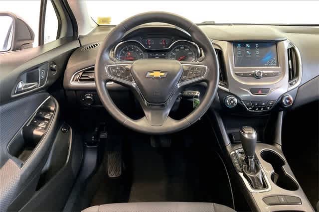 Thumbnail: 2018 Chevrolet Cruze - 16