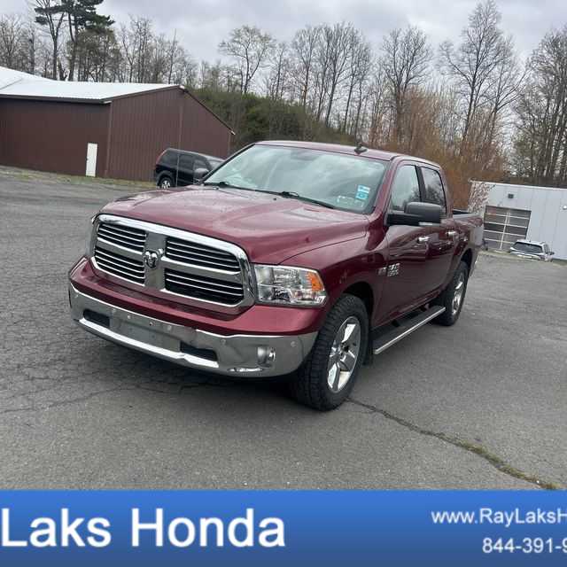 2016 RAM 1500 Big Horn 4x4 Crew Cab 5'7's photo