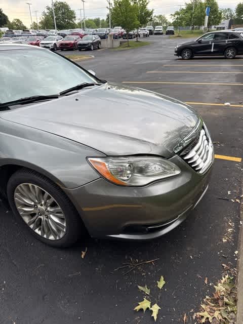 Thumbnail: 2012 Chrysler 200 - 3