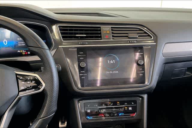 Thumbnail: 2023 Volkswagen Tiguan - 17
