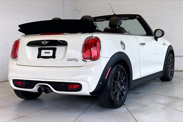 Thumbnail: 2017 MINI Cooper Convertible - 23