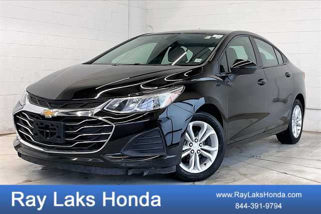 Thumbnail: 2019 Chevrolet Cruze - 1