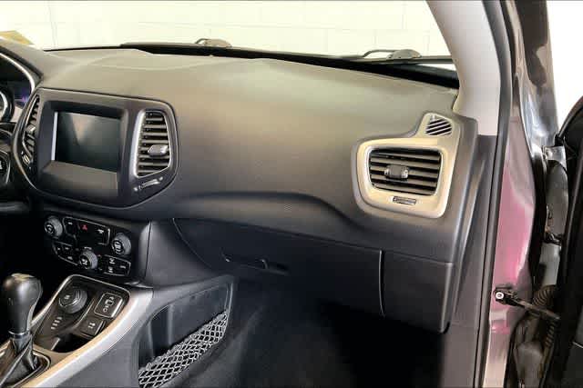 Thumbnail: 2019 Jeep Compass - 24