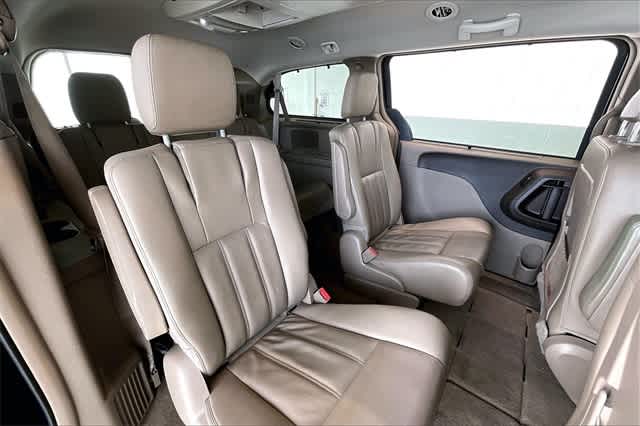 2015 Chrysler Town & Country Touring 25