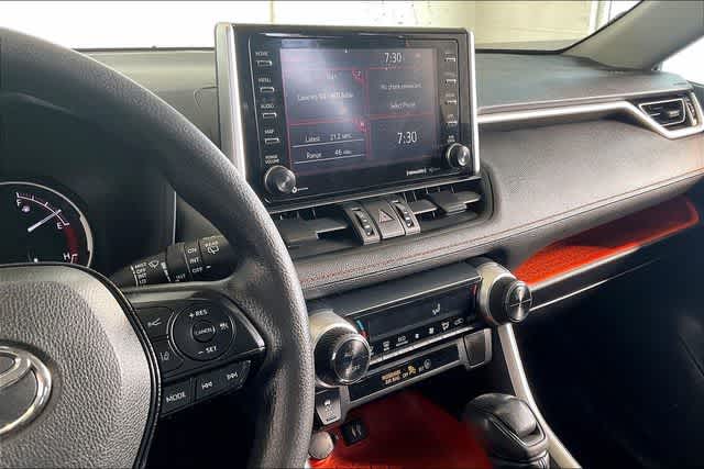Thumbnail: 2019 Toyota RAV4 - 17