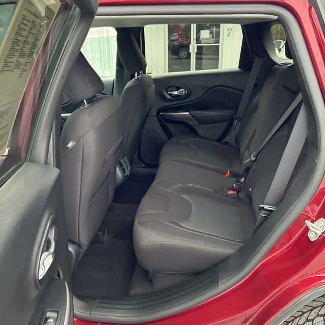 Thumbnail: 2019 Jeep Cherokee - 12