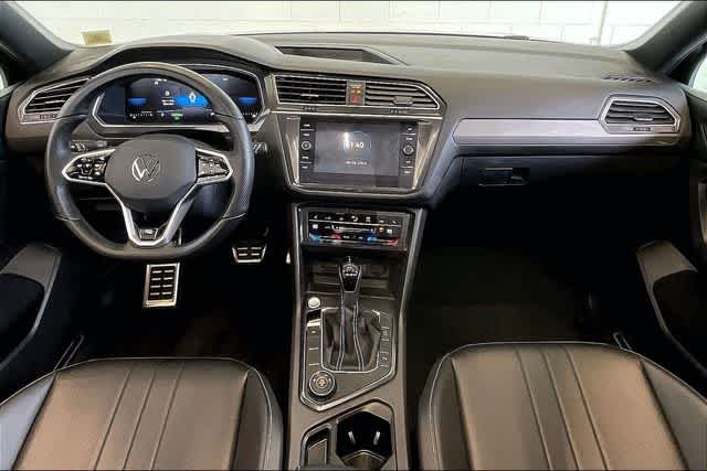 Thumbnail: 2023 Volkswagen Tiguan - 11