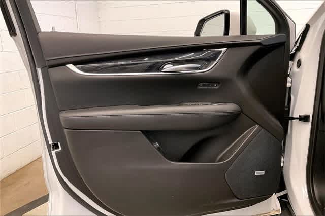 Thumbnail: 2021 Cadillac XT5 - 30