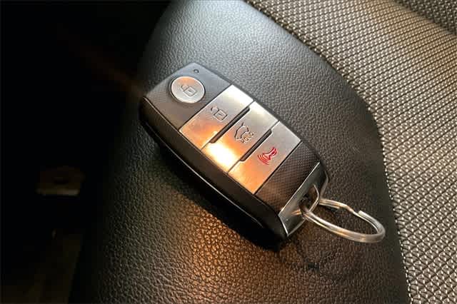 Thumbnail: 2020 Kia Niro - 21