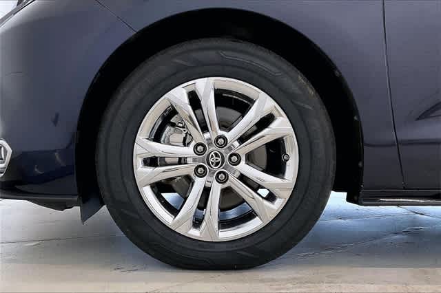 Thumbnail: 2023 Toyota Sienna - 9