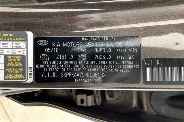 Thumbnail: 2017 Kia Forte - 22