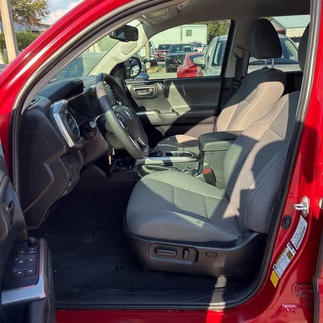 Thumbnail: 2022 Toyota Tacoma - 8