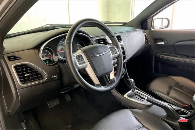 Thumbnail: 2012 Chrysler 200 - 3