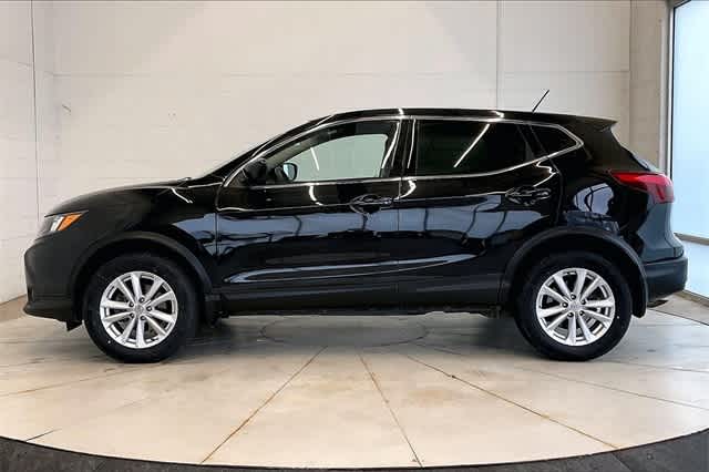 Thumbnail: 2018 Nissan Rogue Sport - 4
