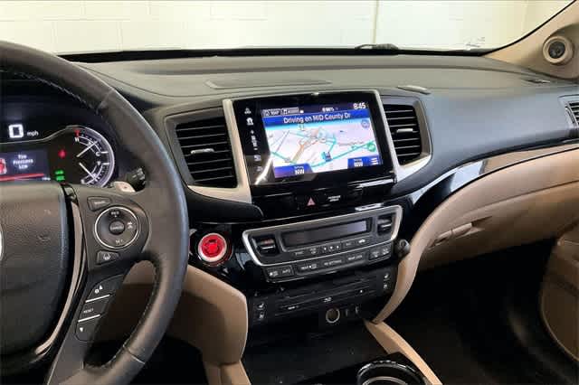 Thumbnail: 2017 Honda Pilot - 17