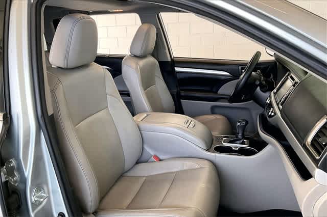 Thumbnail: 2018 Toyota Highlander - 15