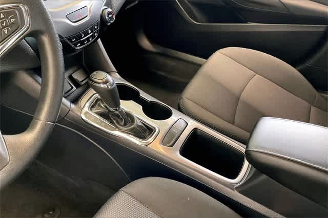 Thumbnail: 2018 Chevrolet Cruze - 18