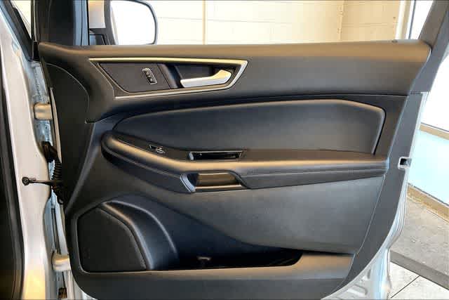 Thumbnail: 2016 Ford Edge - 31